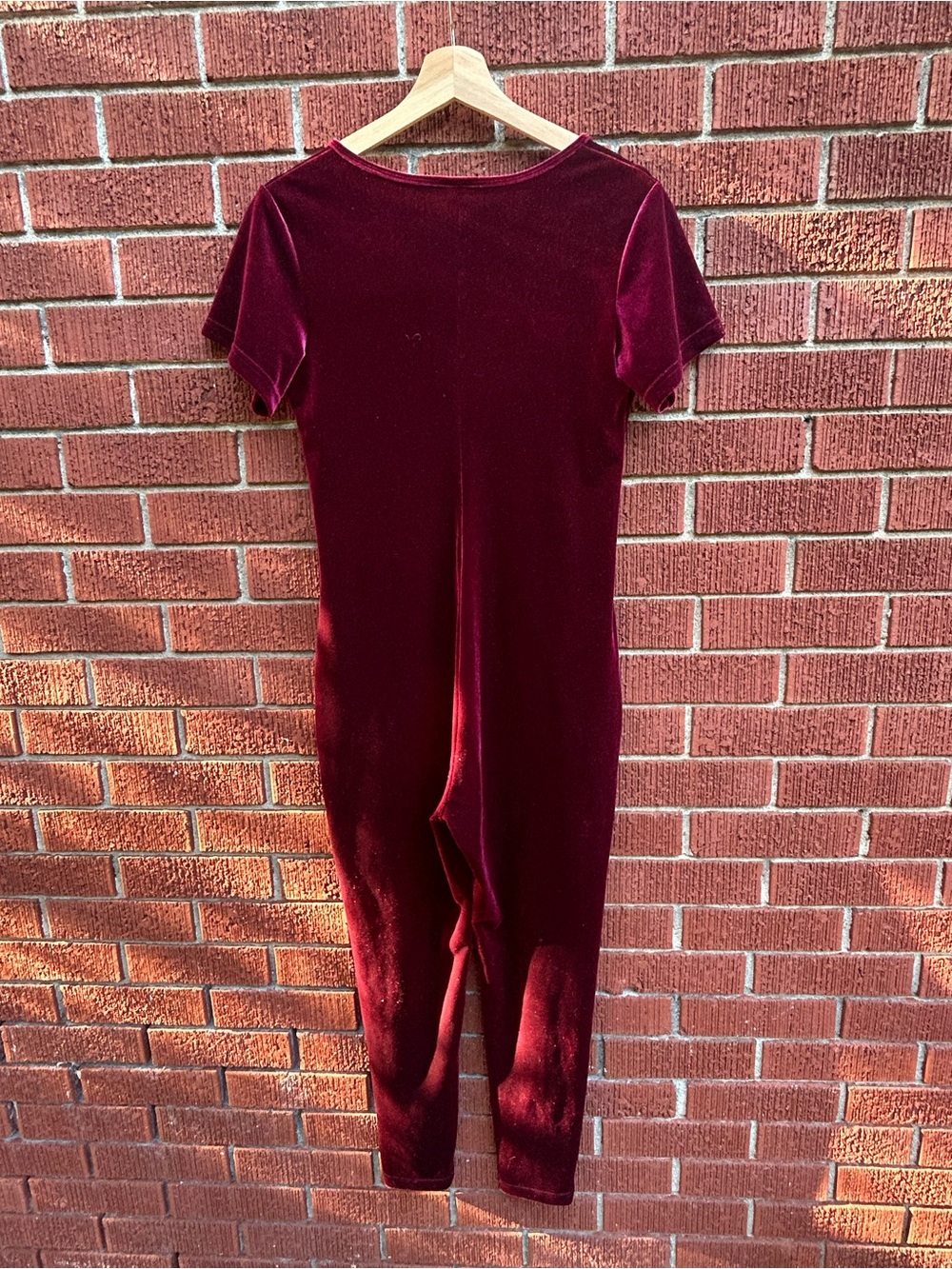SMASH + TESS Burgundy Velvet V-Neck Romper Jumpsuit β XXS - Picture 3 of 3